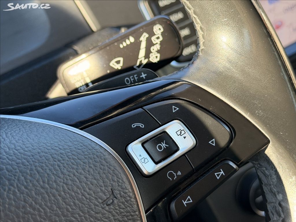 Volkswagen Golf 1.2Tsi DSG 143000km Nová Stk - 14