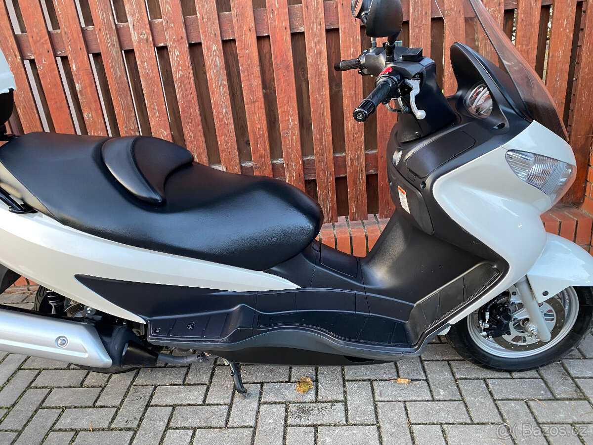 Suzuki Burgman 125 Nové v ČR - 14