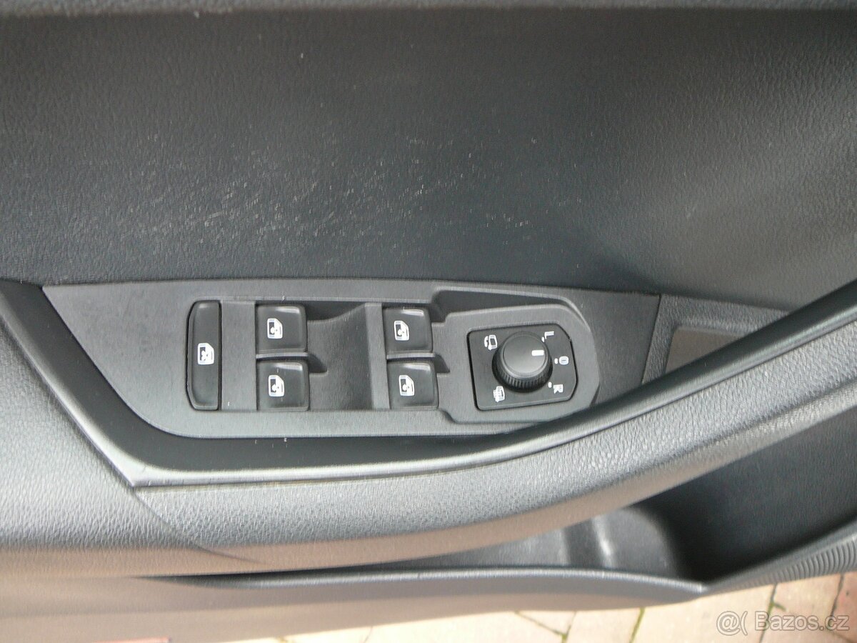 ŠKODA KAROQ 2.0 TDI 110KW 4x4 FULLLED NAV FRONT OPCPARK - 14