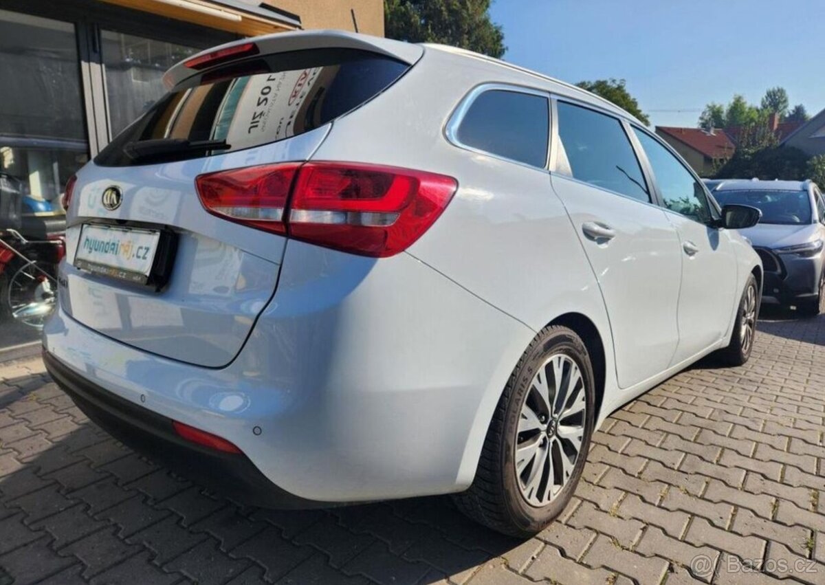 Kia Cee´d 1.6-1.MAJITEL-NAVI-KAMERA - 14