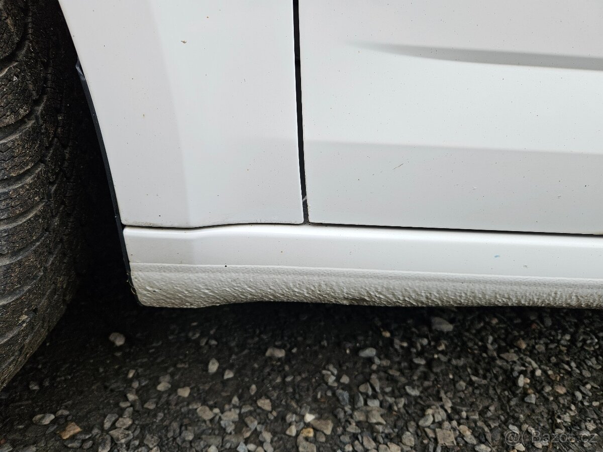 Škoda Oktavia 1,6Tdi 77kw r.v 2014 bílá sedan super stav - 14