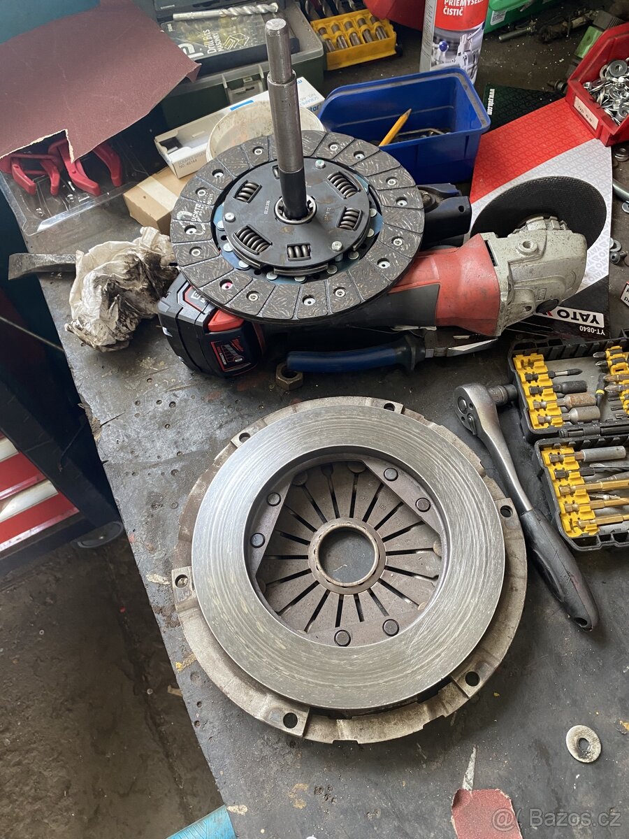 Mercedes Benz W123 240D - 14