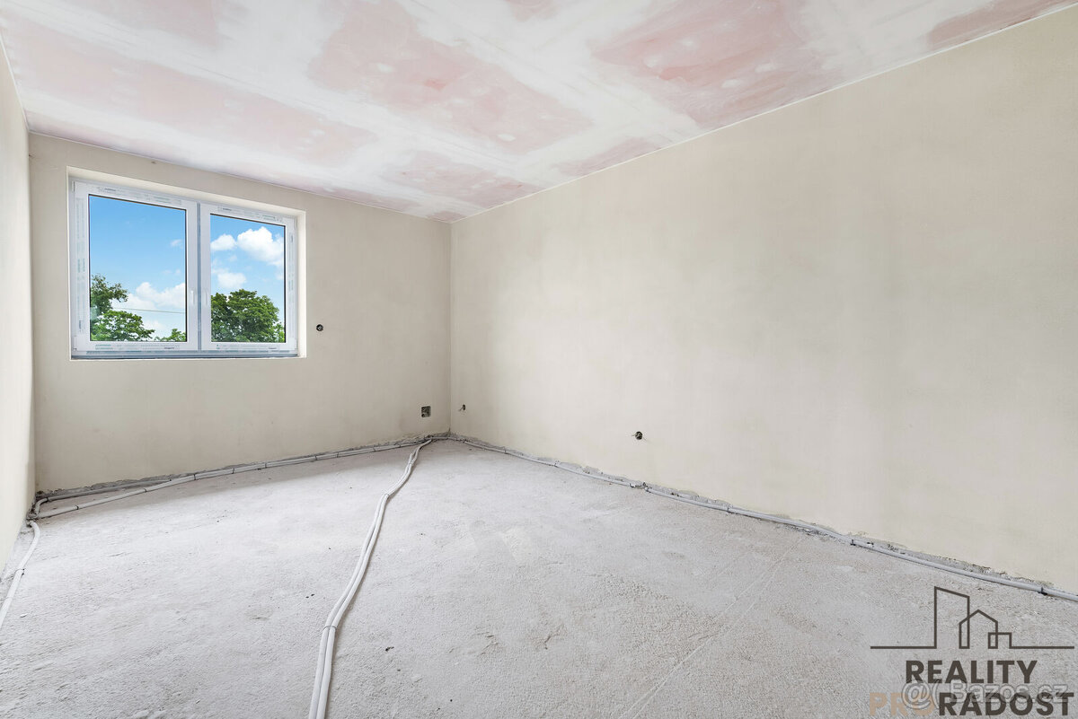 Prodej rodinného domu 4+kk, s garáží, pozemkem 608 m2, Medlo - 14