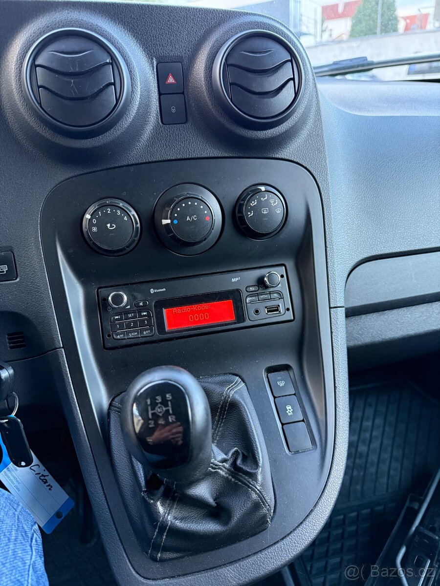 Mercedes-Benz Citan Ojeté, 3/2018, 241 454 km Cena 143000 Kč - 14