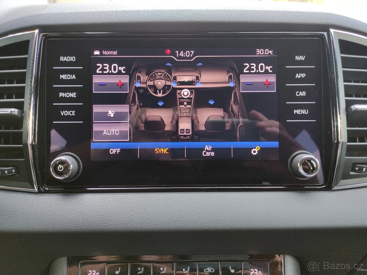 Škoda Karoq 4x4 DSG SPORTLINE FullLED PANORAMA TAŽNÉ - 14