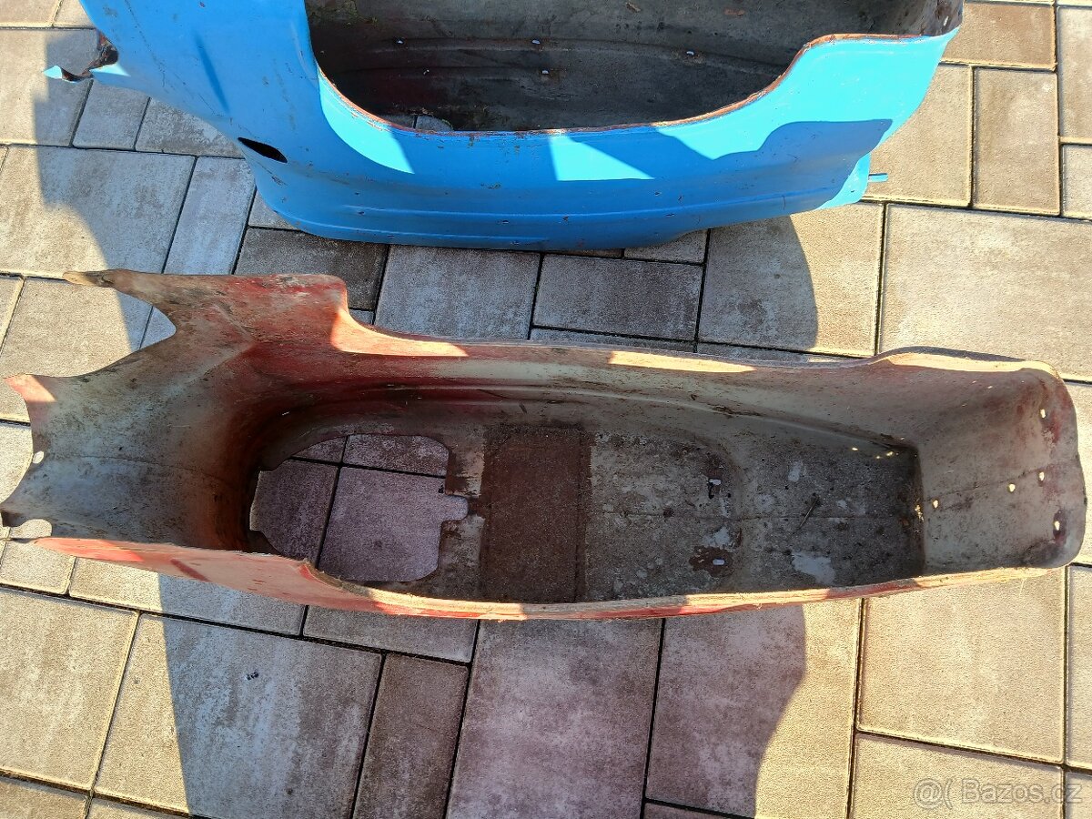 Jawa 50 pionyr - podsedlovy plech - 14