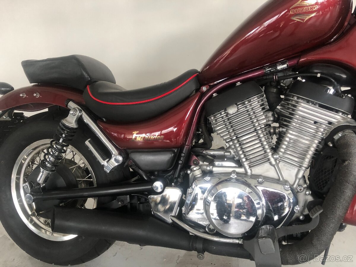 Suzuki VS 750 Intruder - 14