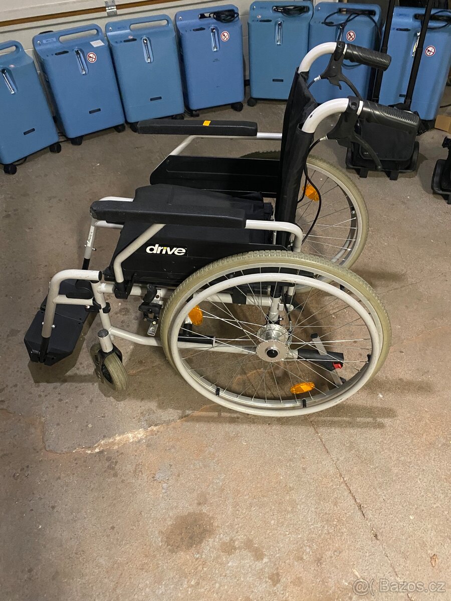 Půjčujeme kompenzační pomůcky - 14