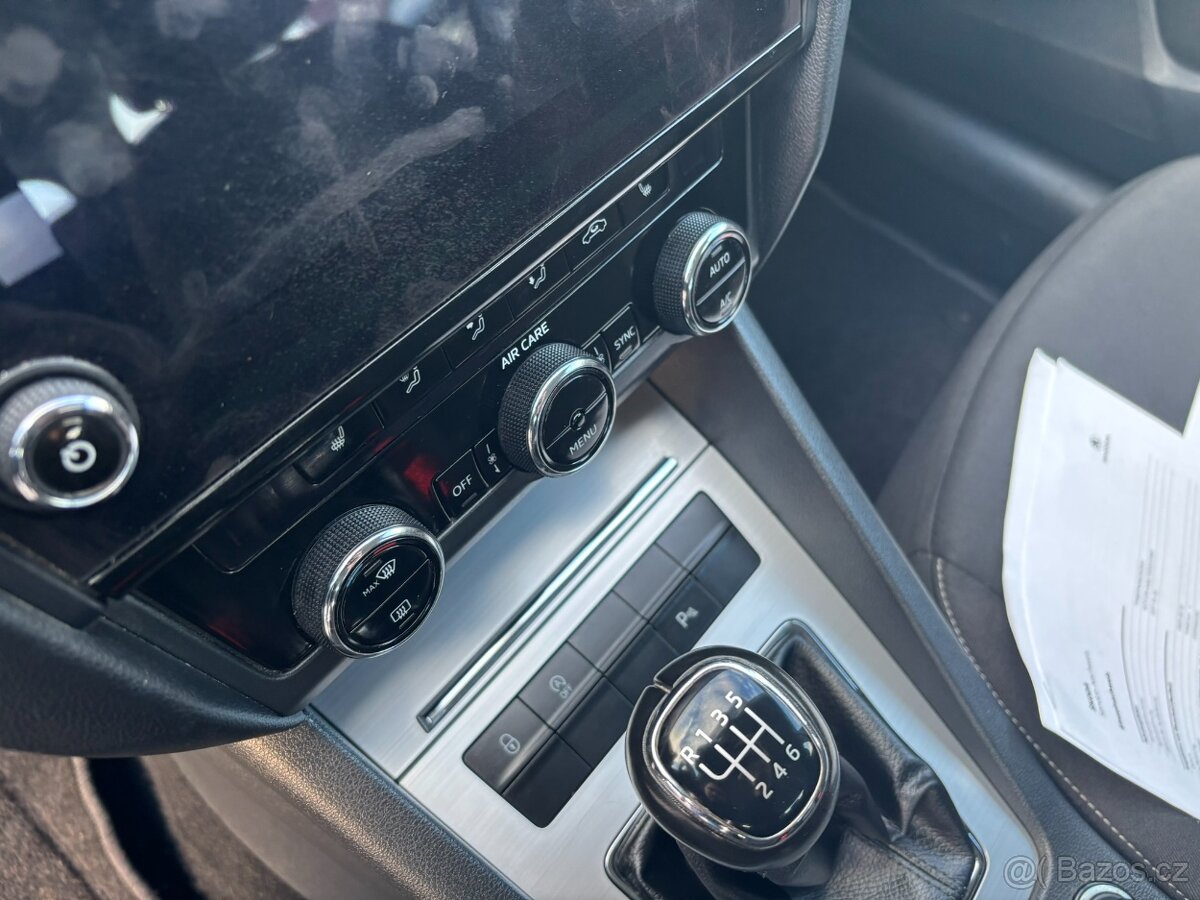 Škoda Octavia 1.5 TSI 110kw r.v.2017, serviska - 14