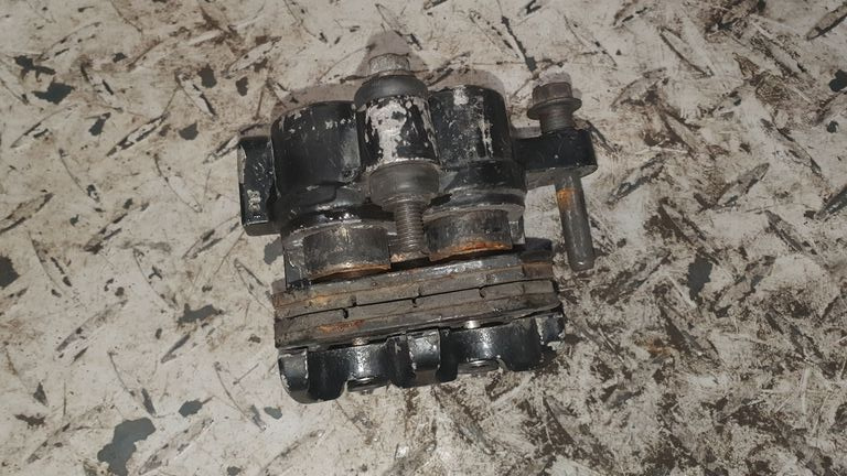 Náhradní díly z HONDA VF750F Interceptor - 14