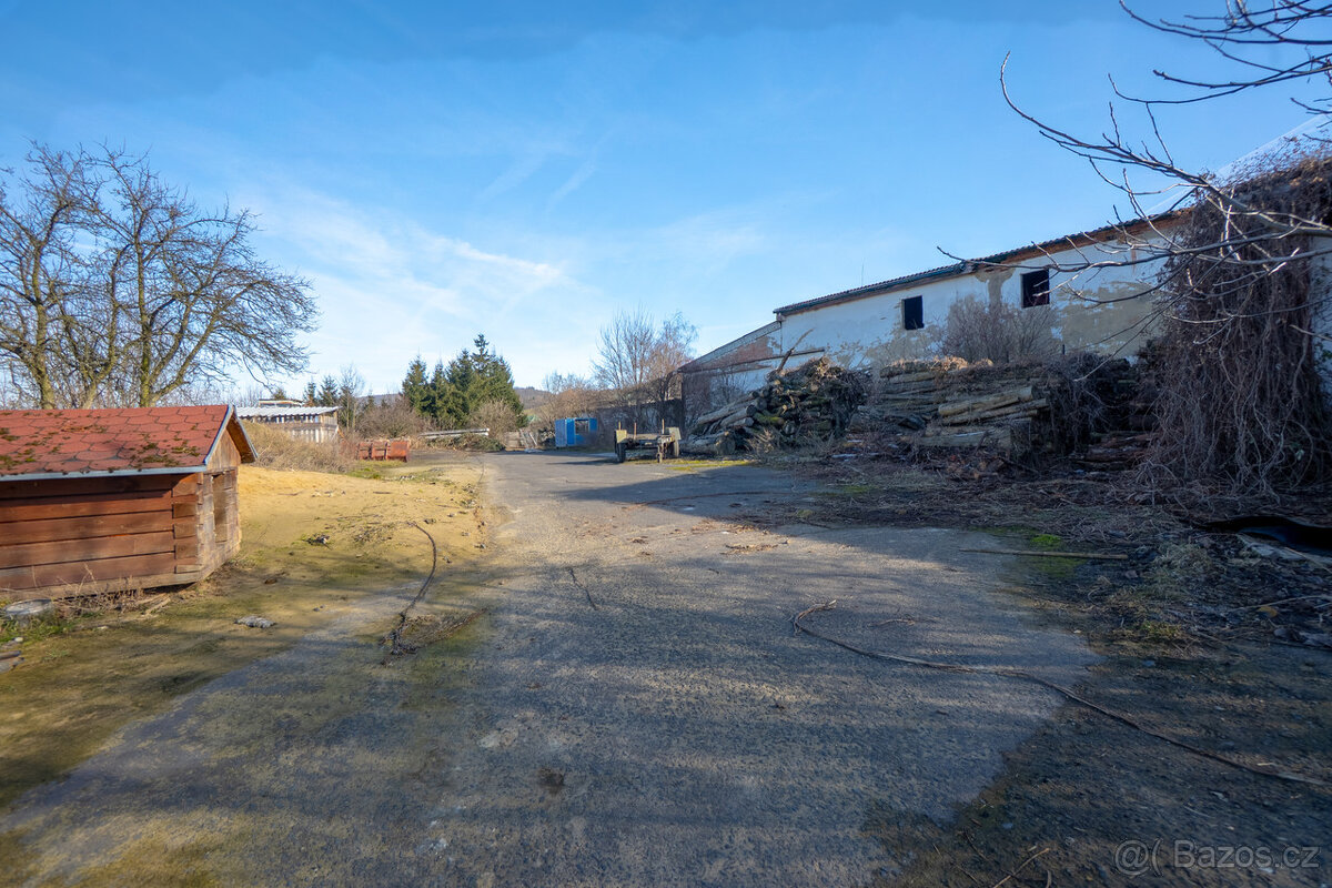 Prodej bývalého zemšdělského areálu nyní využívaného pro dře - 14