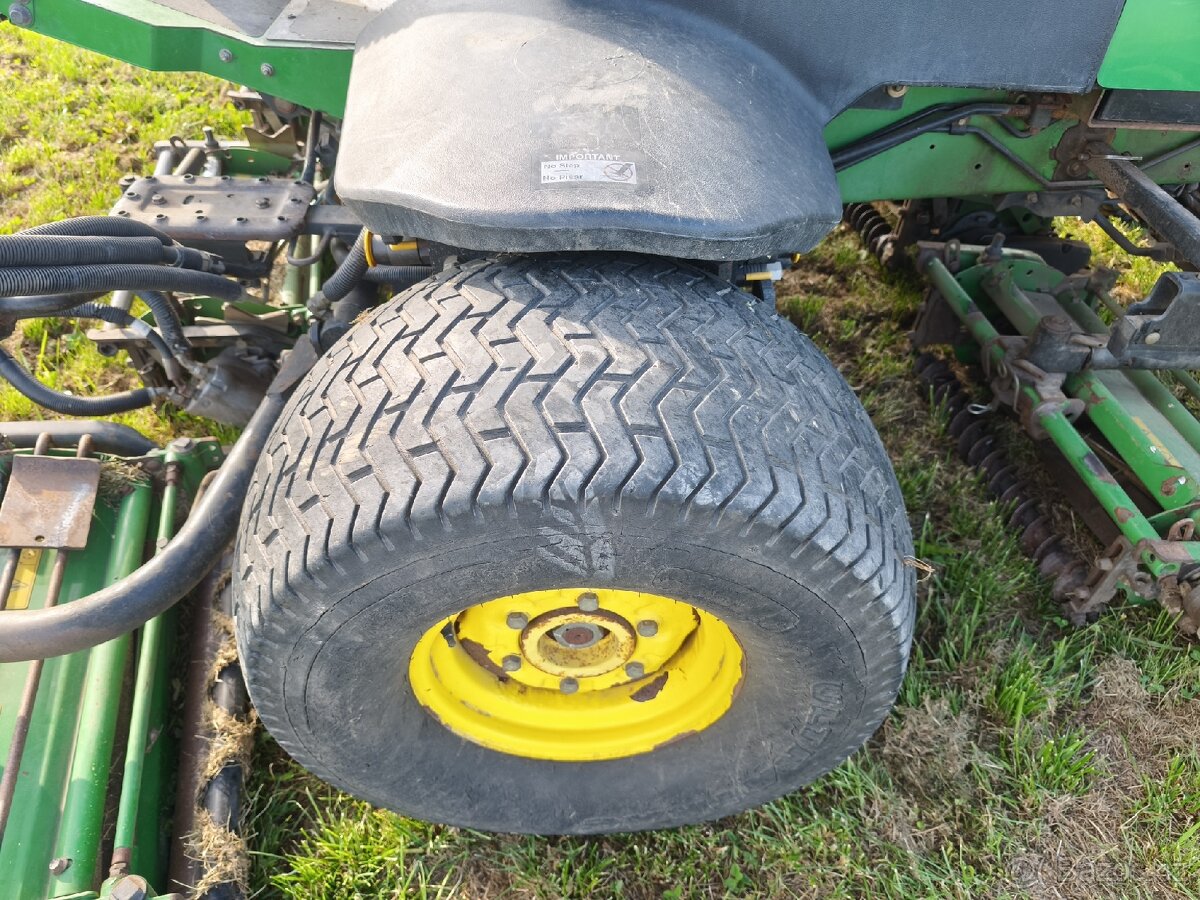 John Deere 8700 vřetenová sekačka - 14