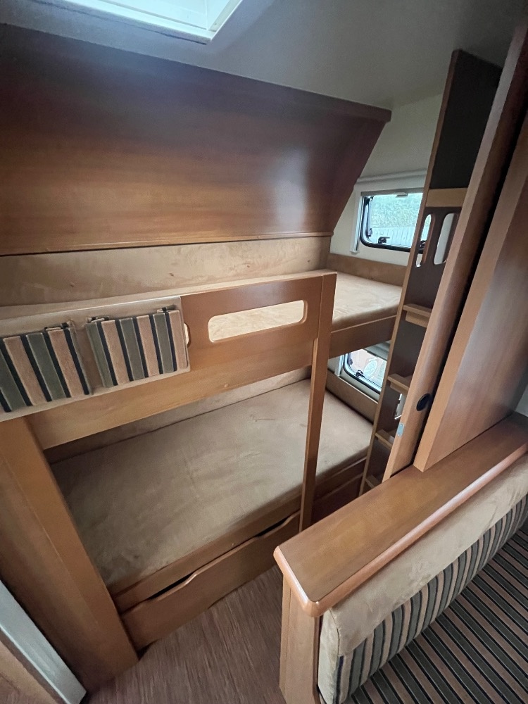 Prodám karavan Hobby 540 KMFE Excellent , r.2011 - 14