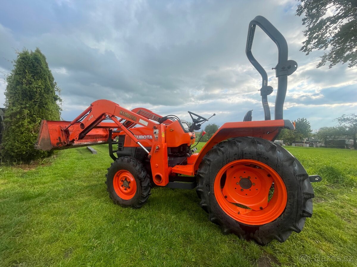 Kubota L 3200 - 14