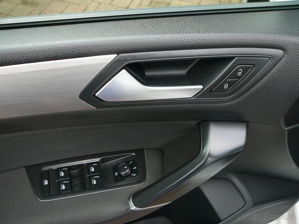 VW TOURAN 2.0 TDI 90KW FULLLED NAVI ACC FRONT EL.TAŽNÉ 2021 - 14