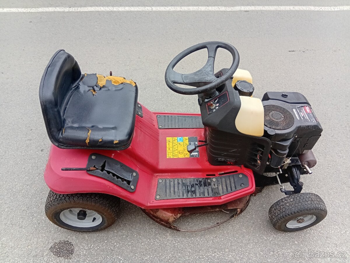 Prodám zahradní traktor Toro 13Hp - 14