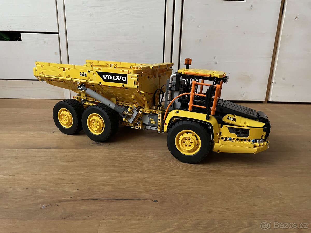 LEGO Technic 42114 Kloubový dampr Volvo 6x6 - 14