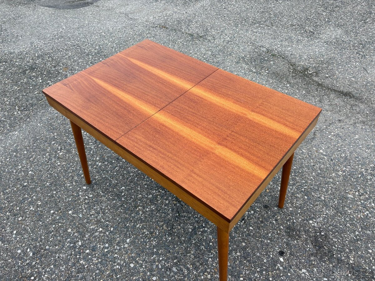 Jídelní set stůl židle - 14