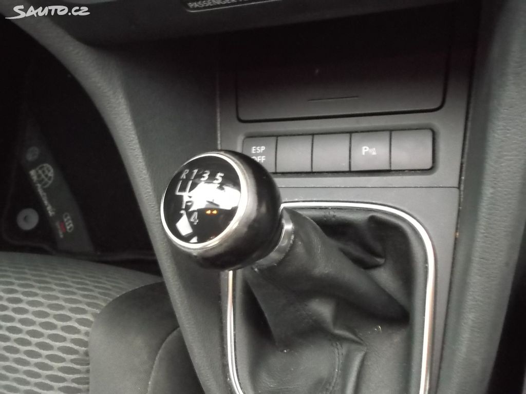 Volkswagen Golf 1,4 16V aut.kl,plnáserviska,TOPstav - 14