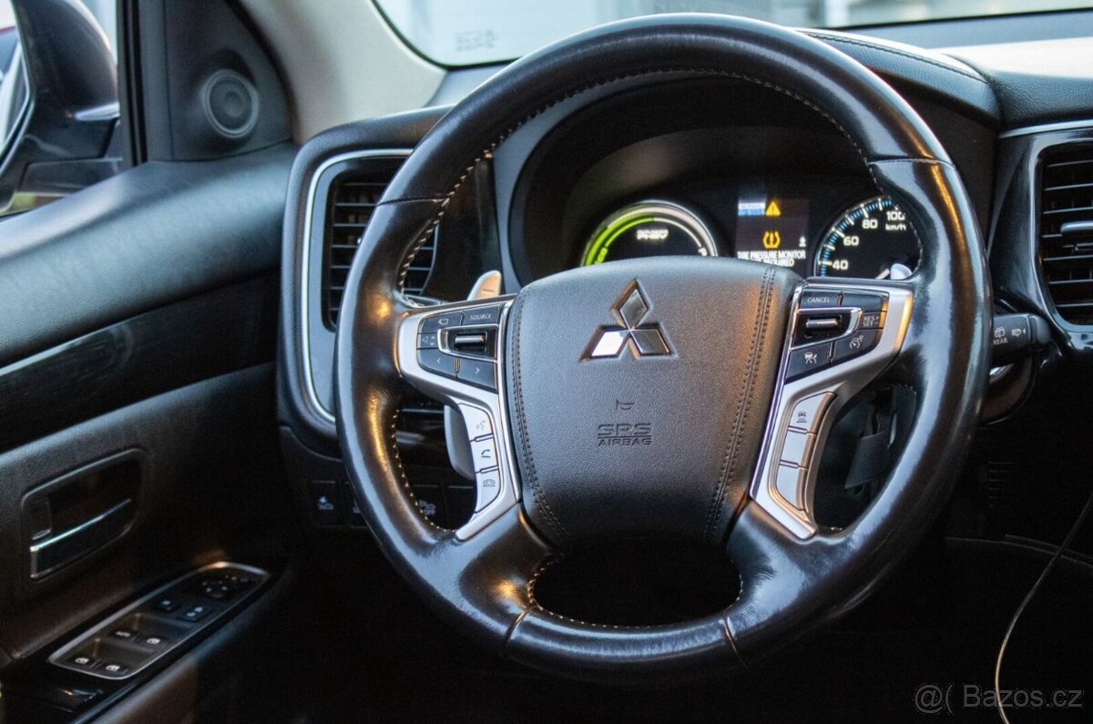 Mitsubishi Outlander 2.0i PHEV Hybrid - ODPOČET DPH - 14