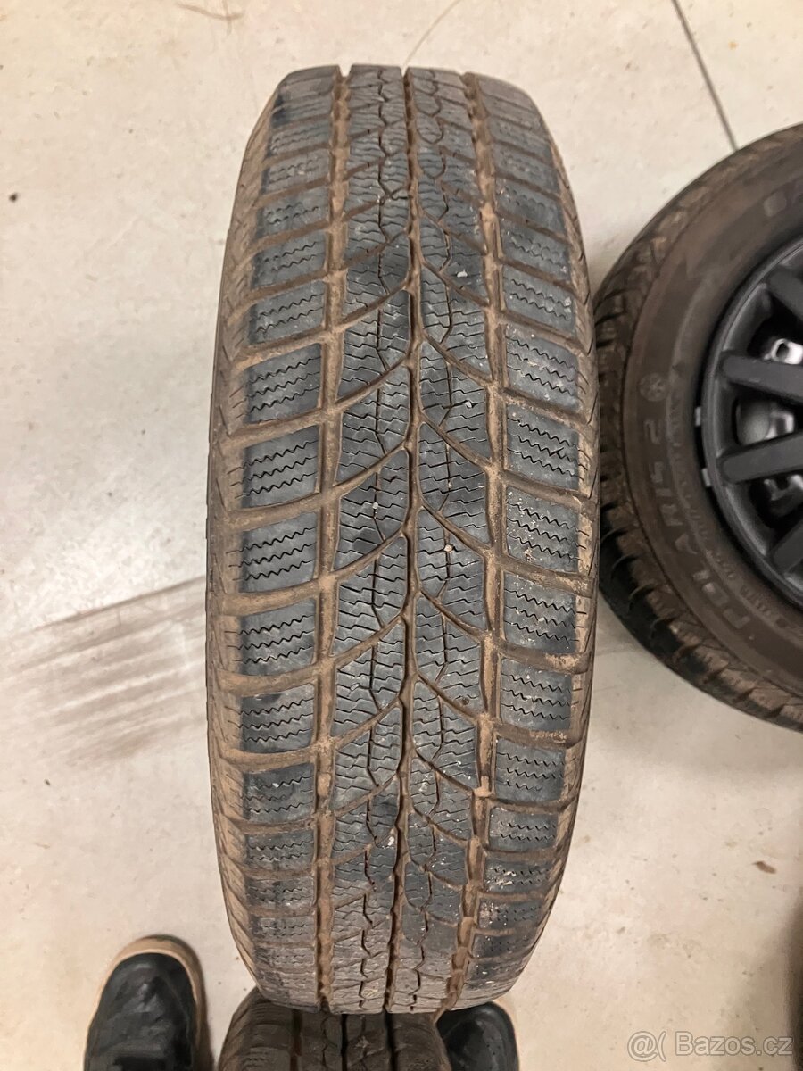 Prodám zimní kola+disky - 14