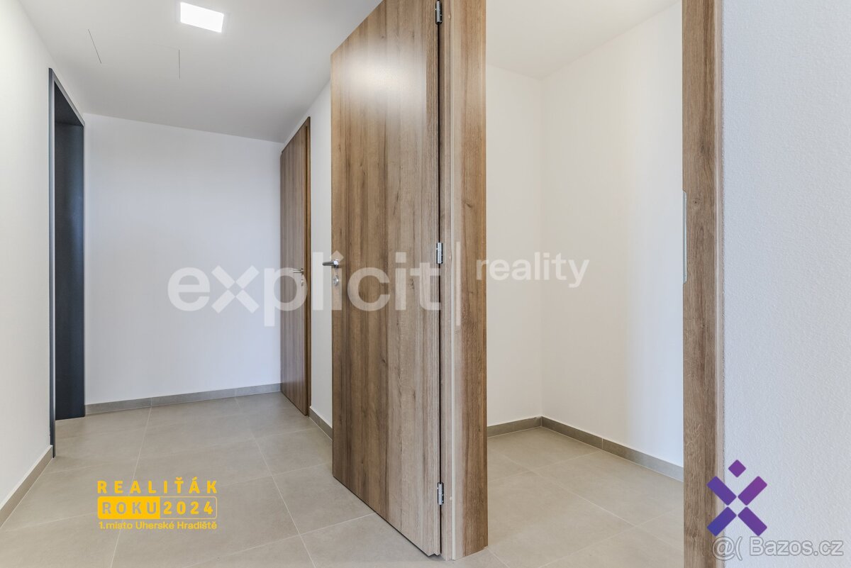 Prodej novostaveb mezonetových bytů 3+kk 81 m², zahrada 55 - - 14