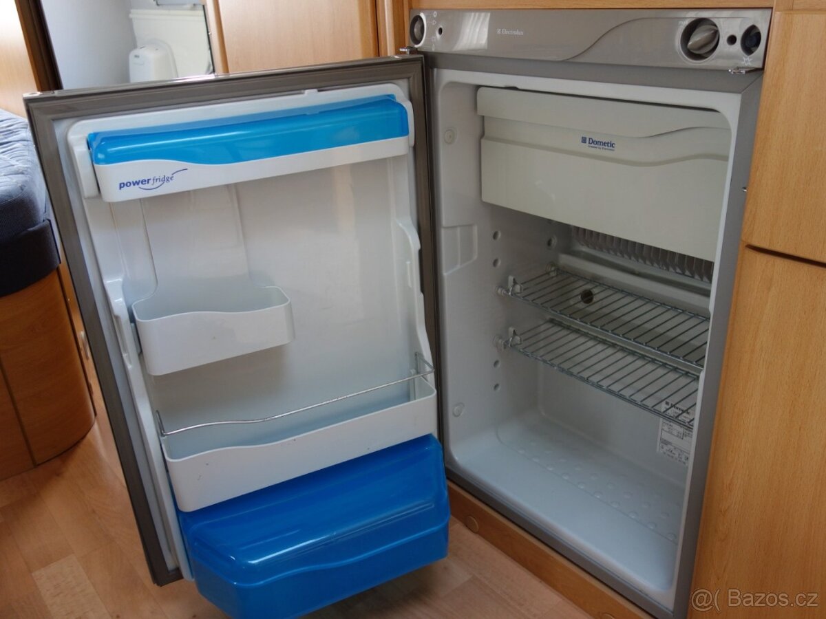 KNAUS SÜDWIND -MOVER-SOLÁR-TV-TOP VÝBAVA - 14