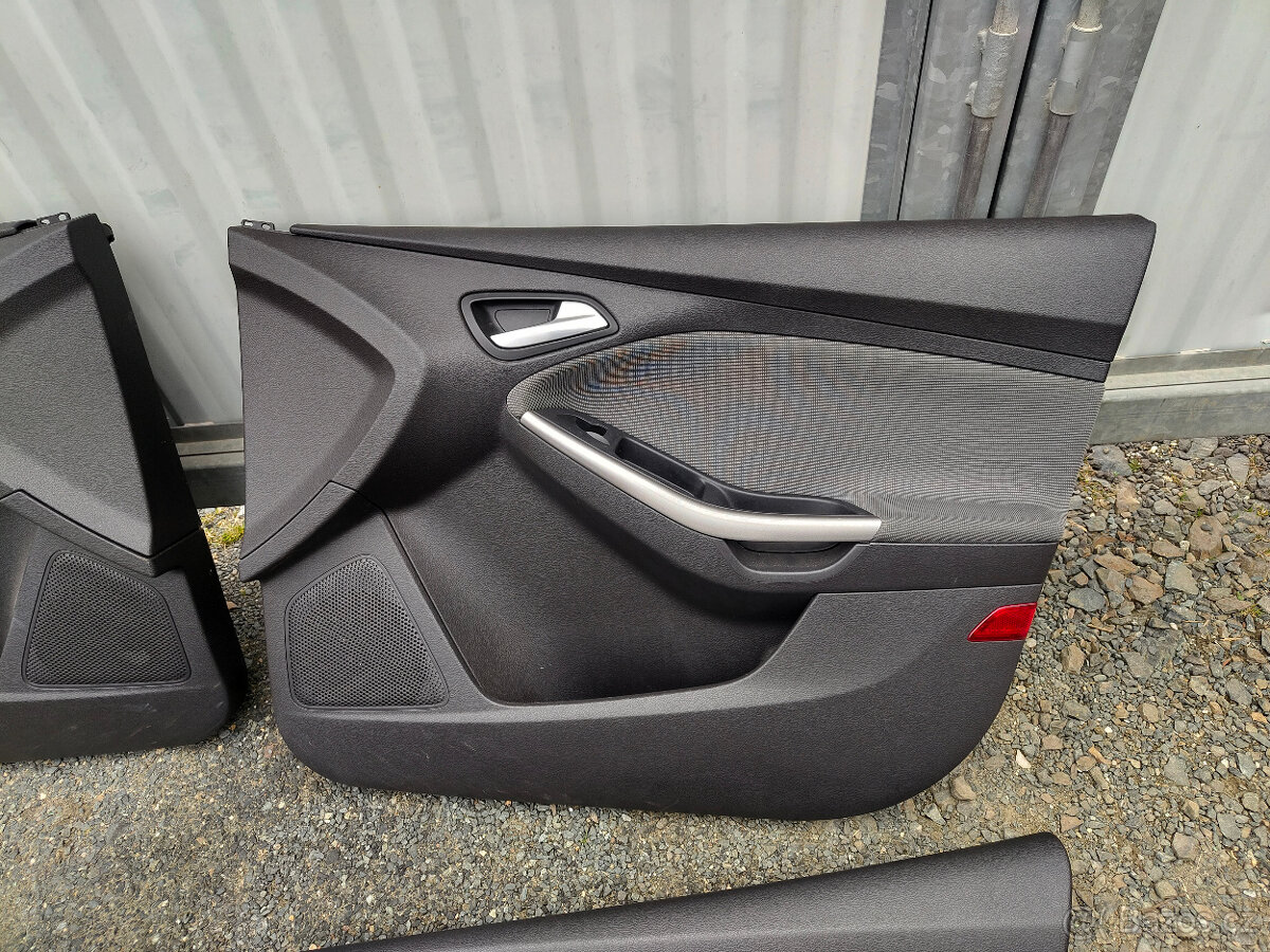 Sedačky, tapeci Focus III - hatchback - 14