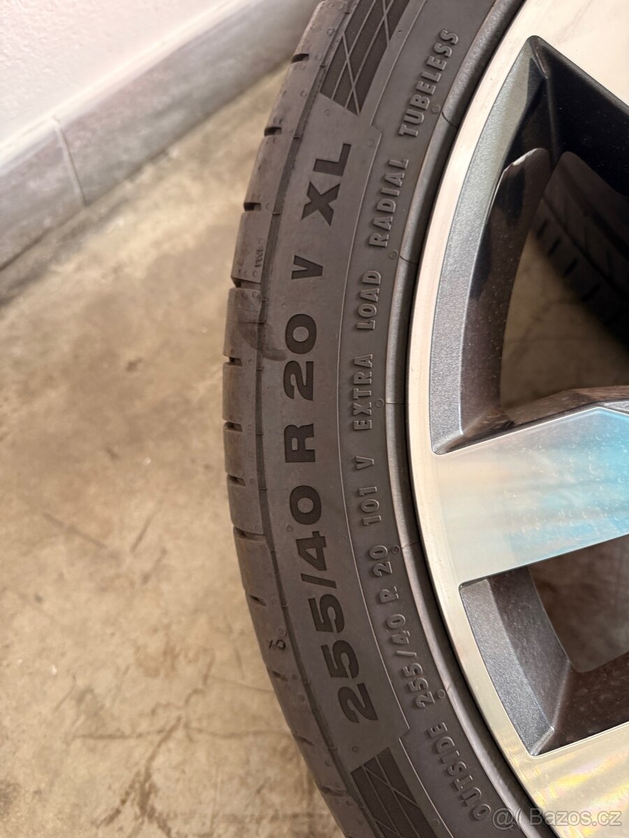 Kola VW Tiguan R Line. 20’. - 14