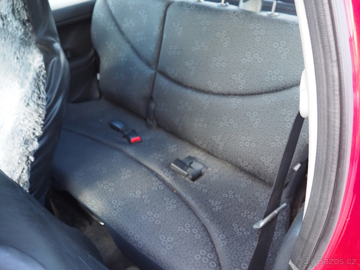 Toyota Yaris 1.0 AUTOMATICKÁ převodovka - 14