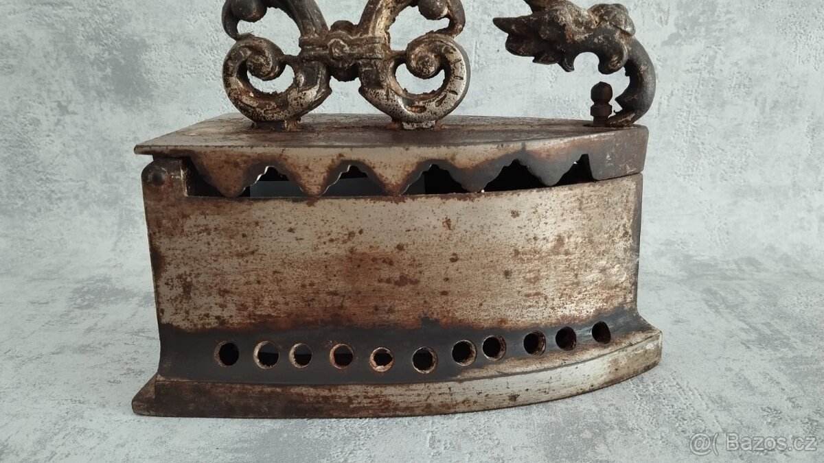 Velmi stará atypická žehlička DRAK, neleštěná - 14