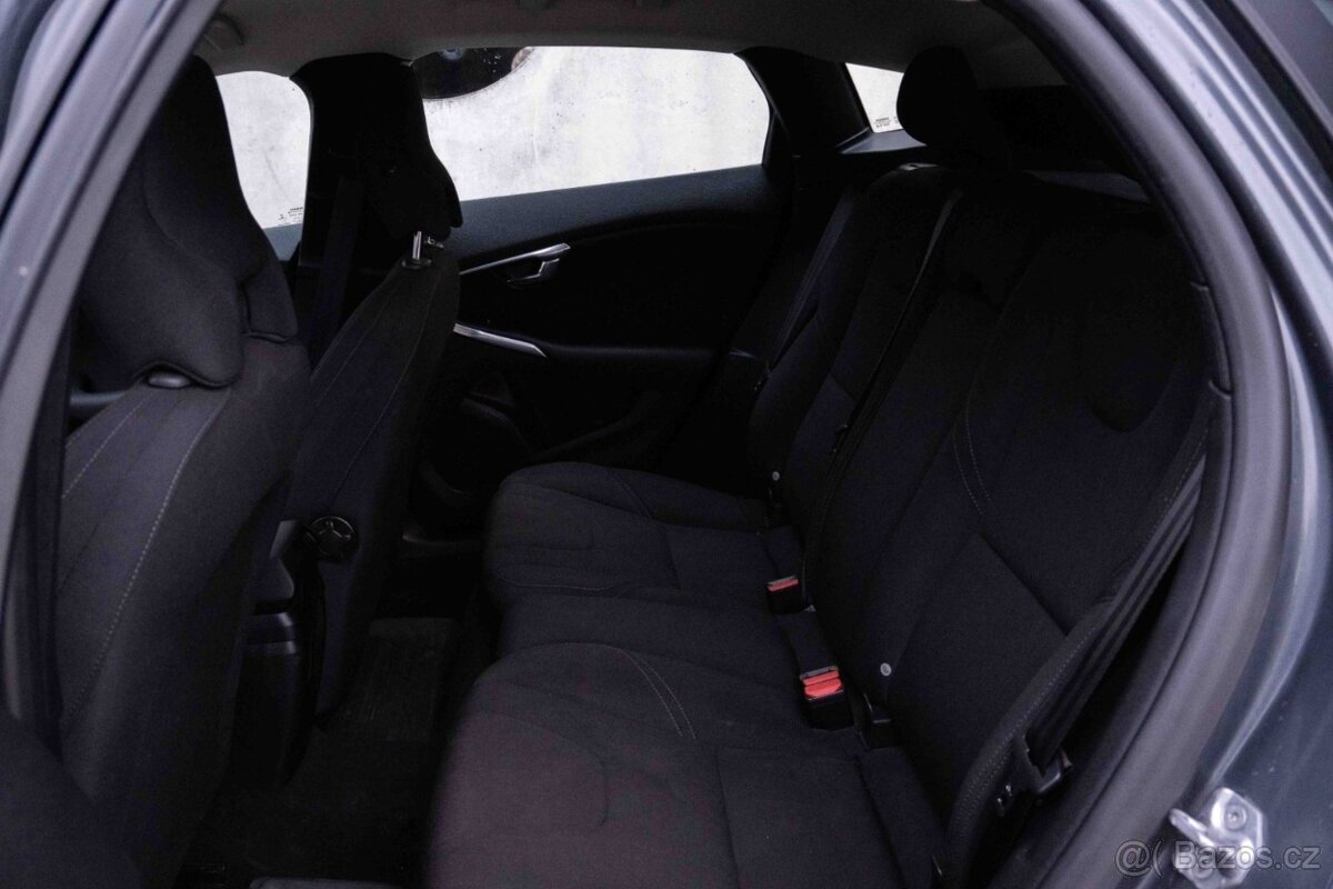 Volvo V40 T2 1.6L Momentum - 14