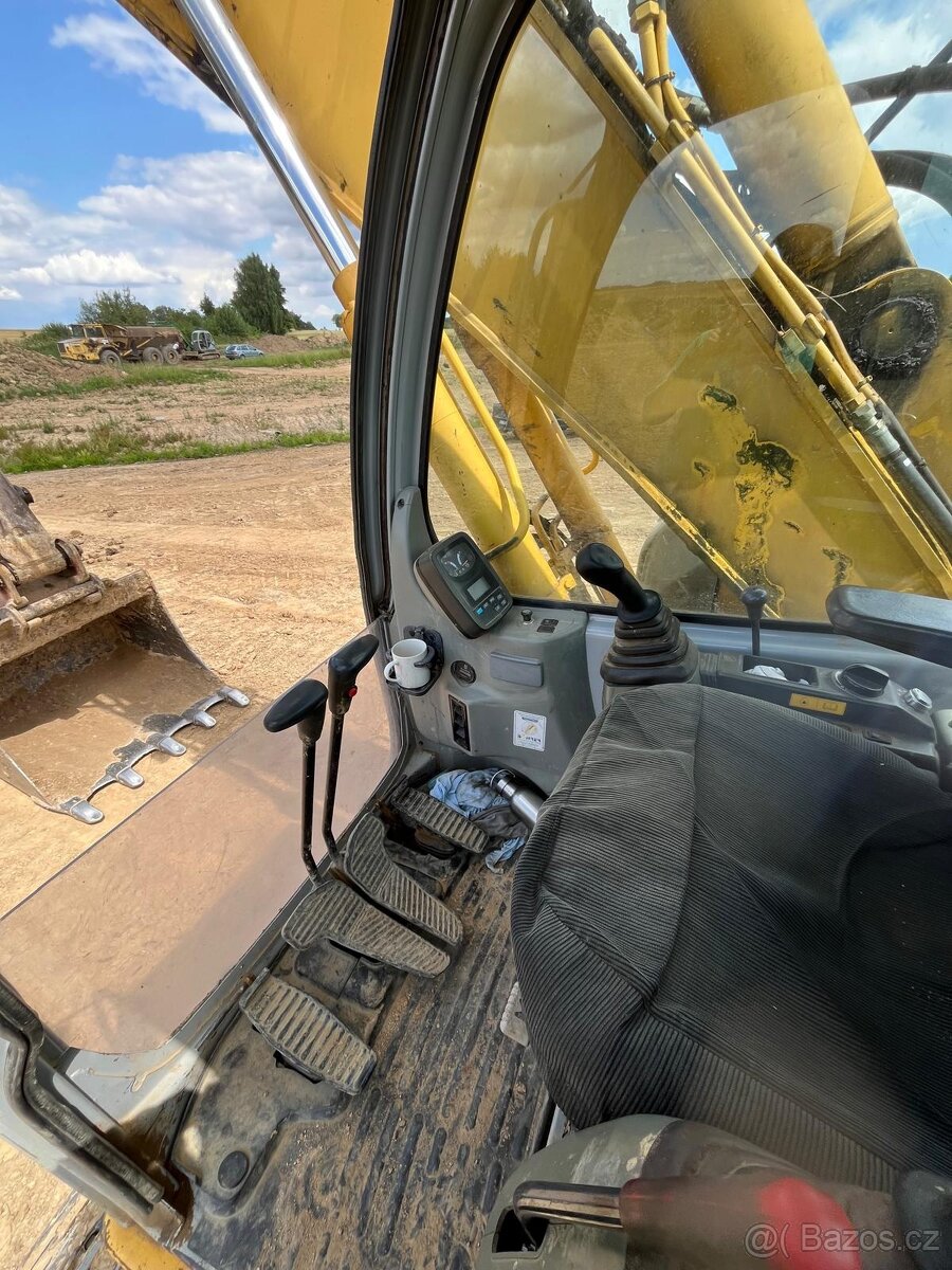 Pásové rypadlo NEW HOLLAND E135SR - 1ES, r.v. 2008, 15,4t - 14