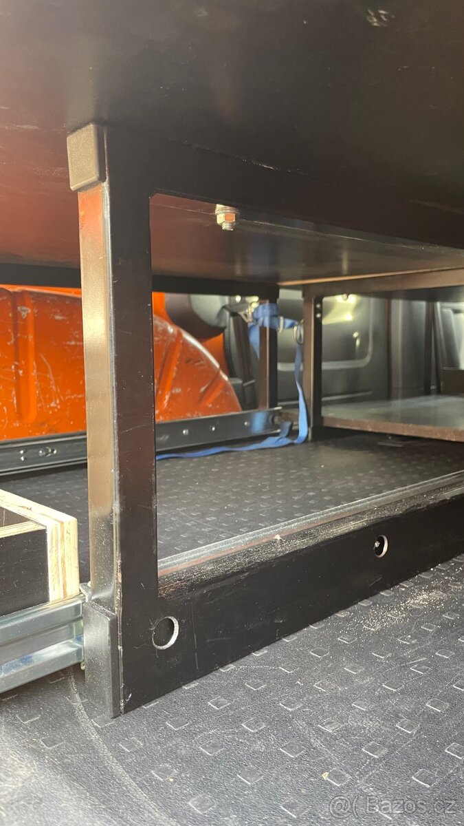 Vestavba VW Caddy - 14