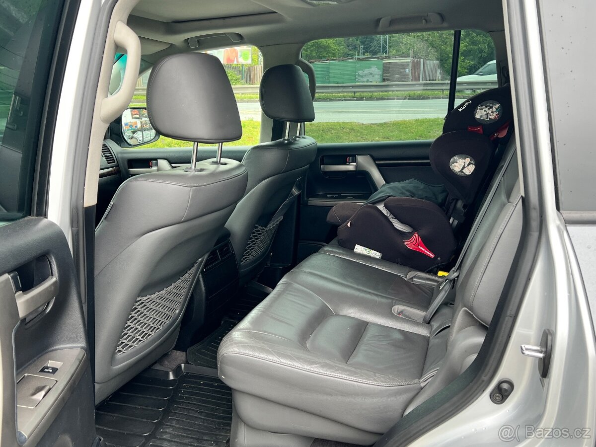 Toyota Landcruiser 200 - 14