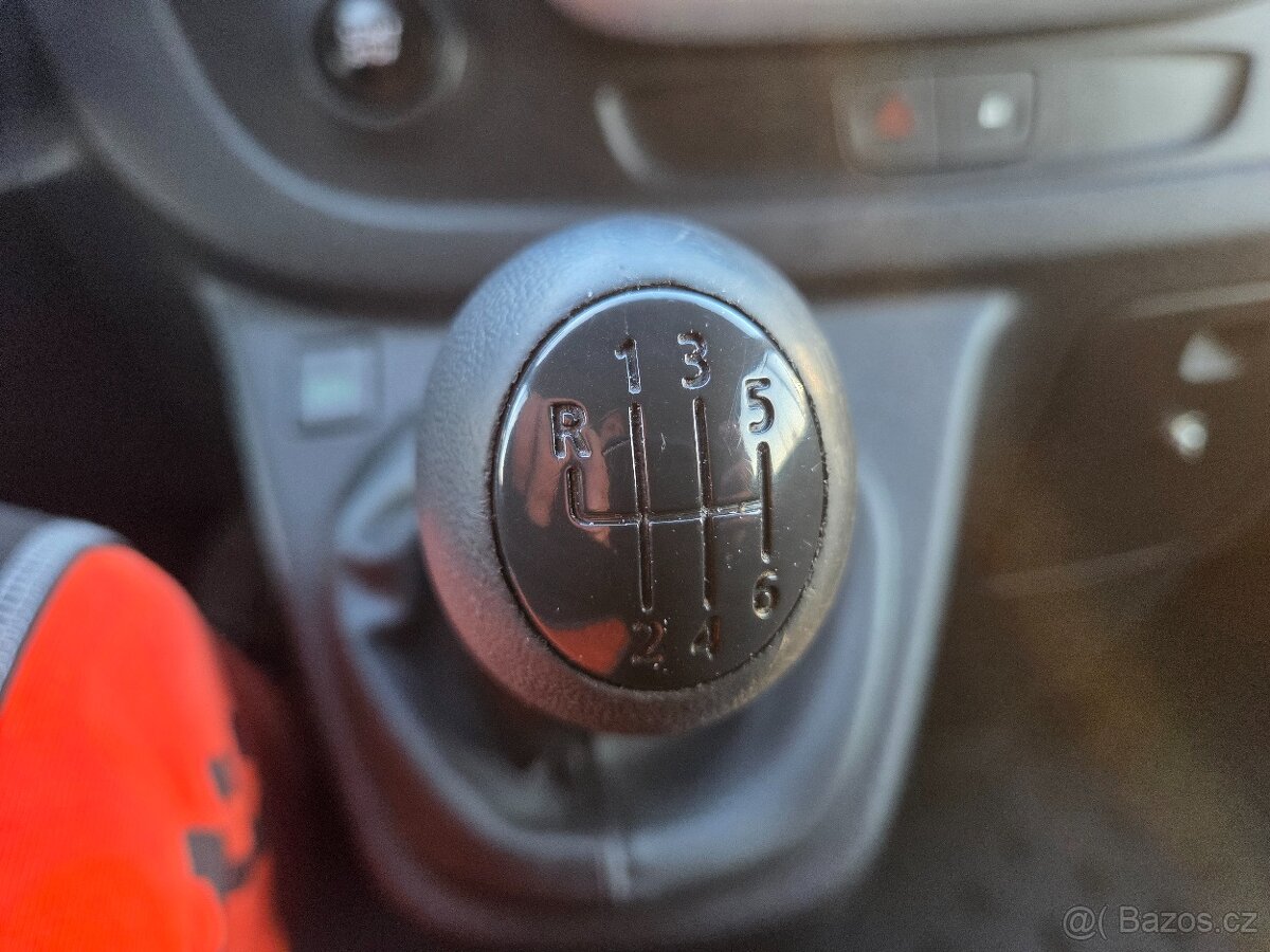 Renault Trafic 1.6dCI 88kw poj.dílna Navigace - 14