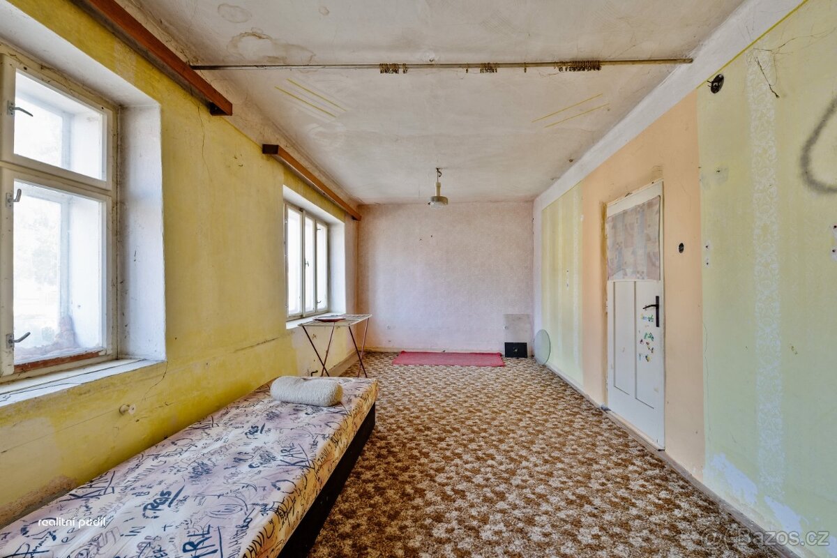 Prodej rodinný dům v Běrunicích - 14
