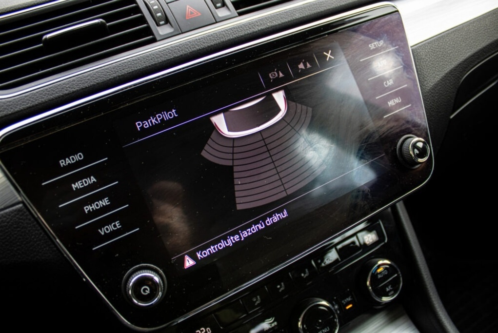 Škoda Superb Combi 2.0 TSI Ambition DSG - 14