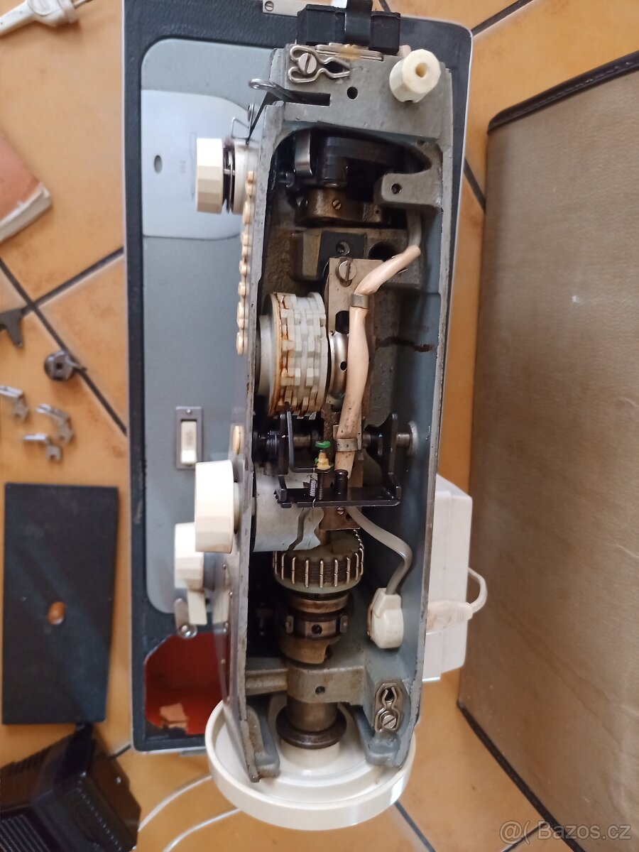 Prodám šicí stroj Veritas víz foto - 14