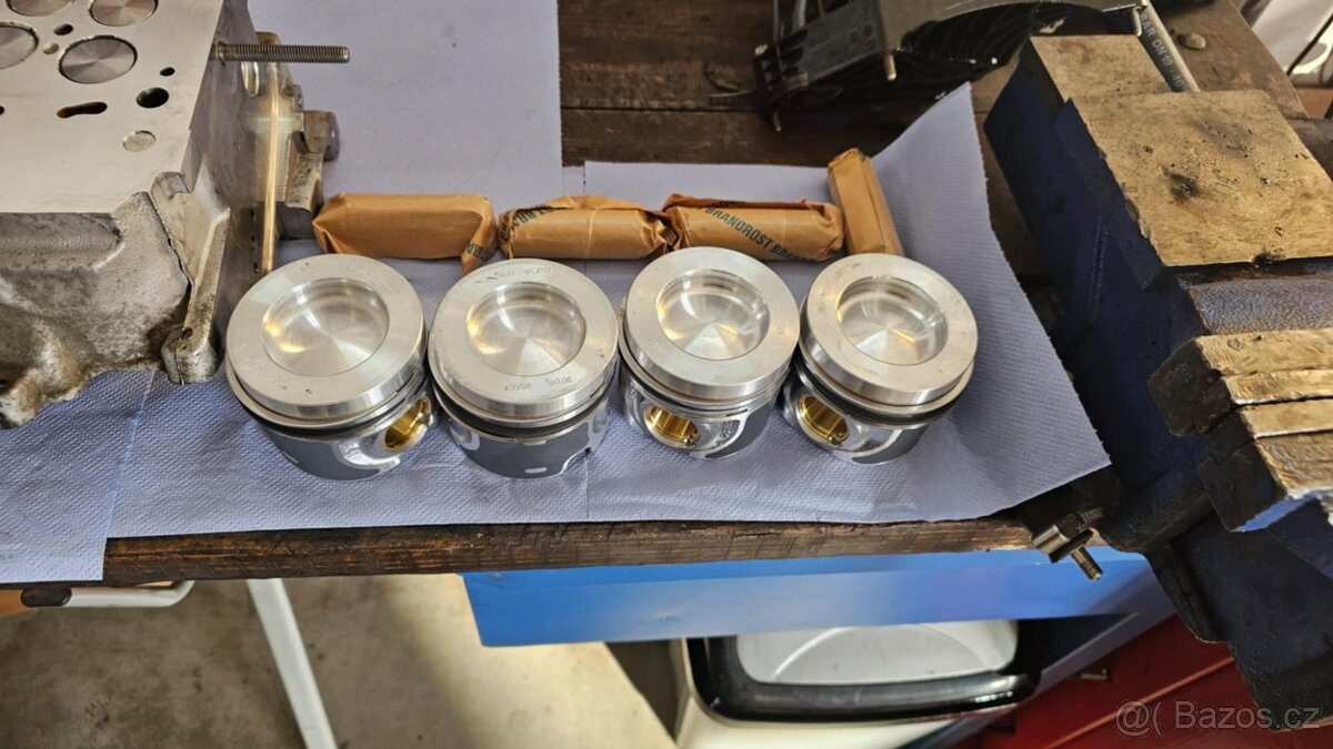 Volkswagen Caravelle T5 2.0 TDI 2013 DPH - 14