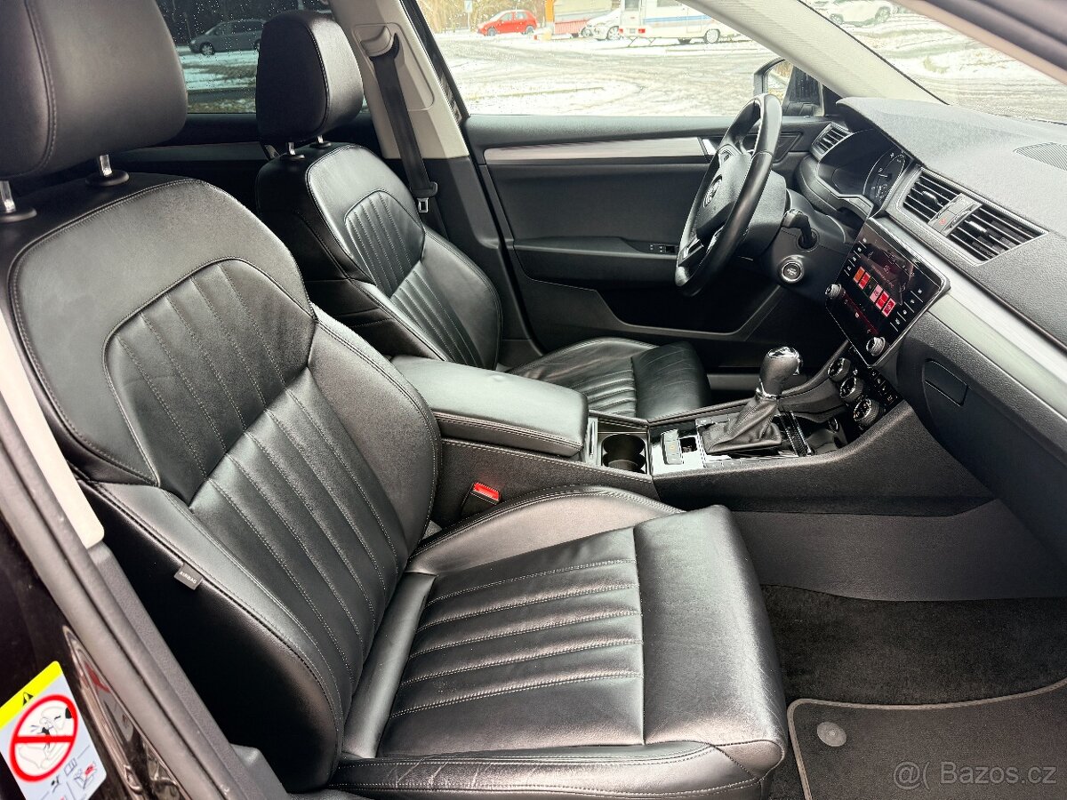 Škoda Superb kombi 8/2018 DGS kůže - 14
