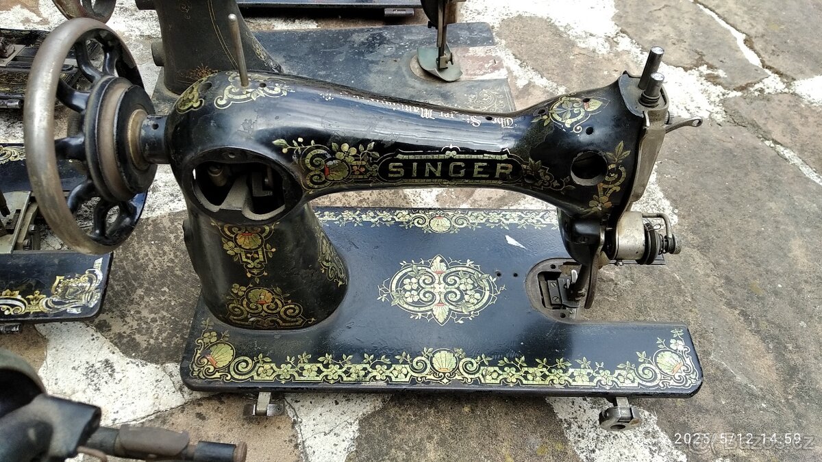 sbírka šicích strojů - 14