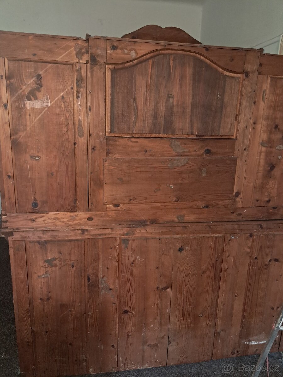 Starožitná skříň masiv - 14