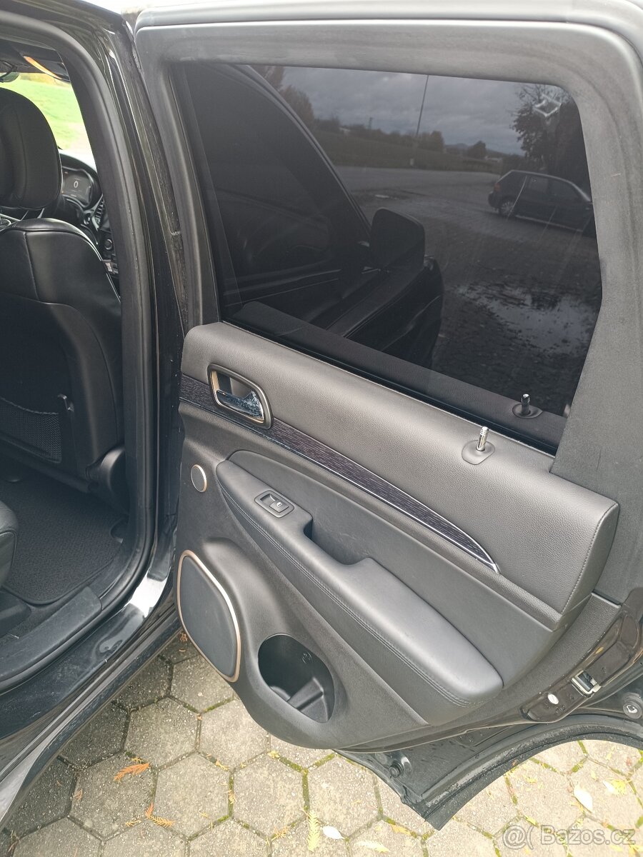Jeep Grand Cherokee - 14