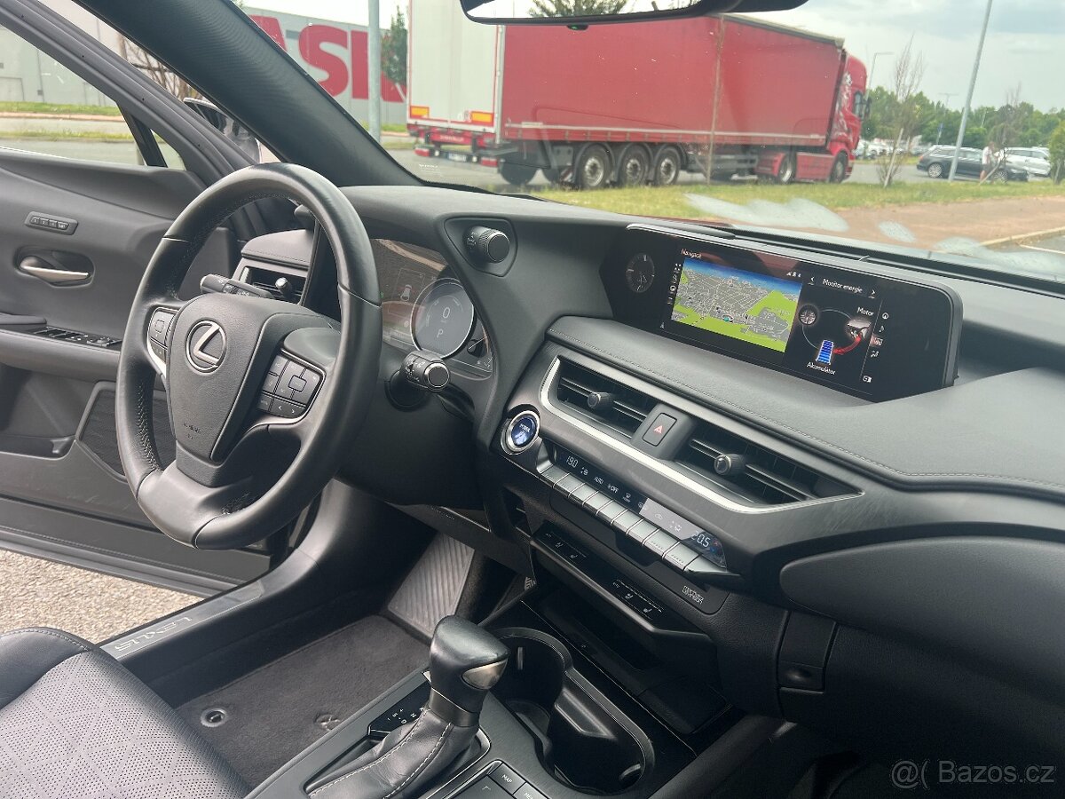 Lexus UX 250h 12/2019, 58 000 km - 14