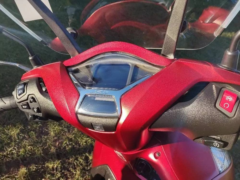 Honda SH 350 i ABS, TC (2021) kufr, CZ doklady VÝPRODEJ - 14