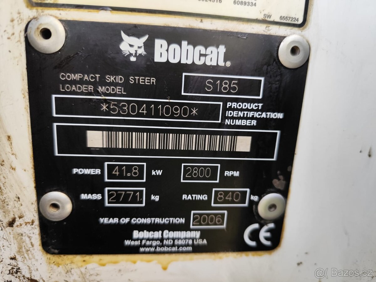 Šmykem rizený nakladač Bobcat S185. ŠPZ. - 14