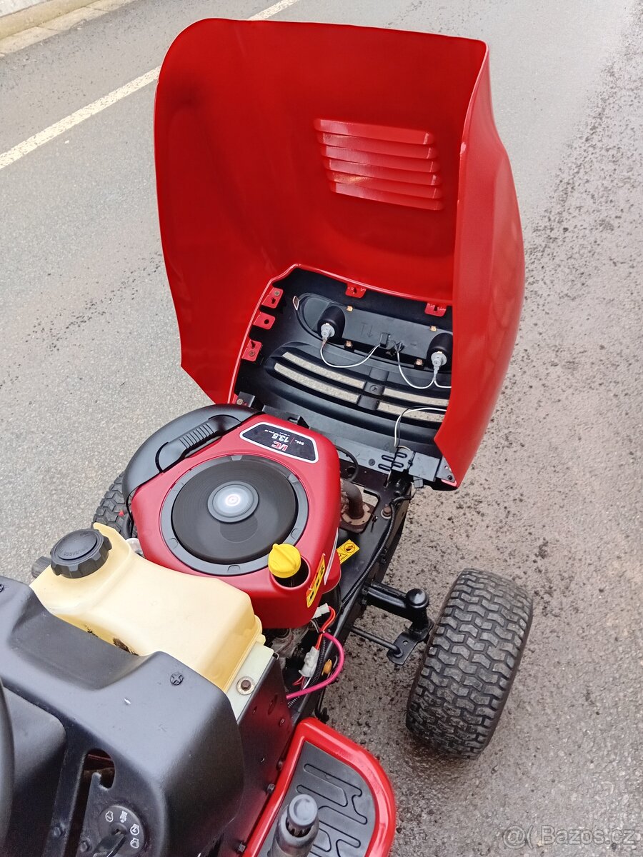 Prodám zahradní traktor Hurricane 13.5Hp - 14