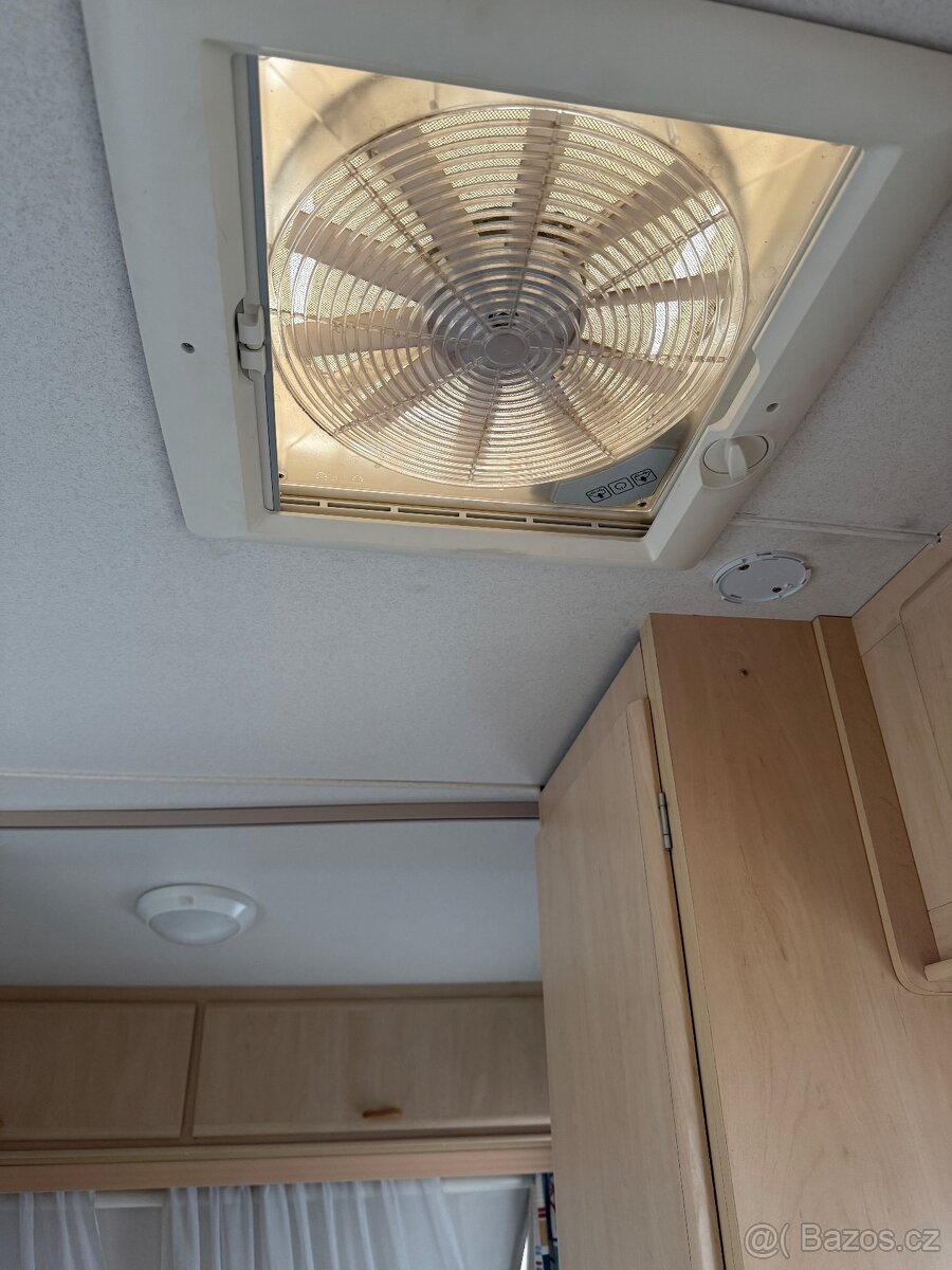 Karavan Sterckemann 490,Garáž - 14