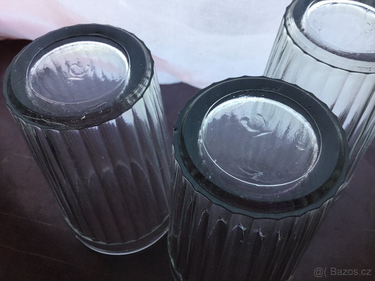 misa pevne sklo, ruzne sklenice - 14